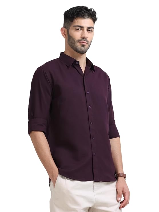 Men Regular Fit Solid Spread Collar Casual Shirt